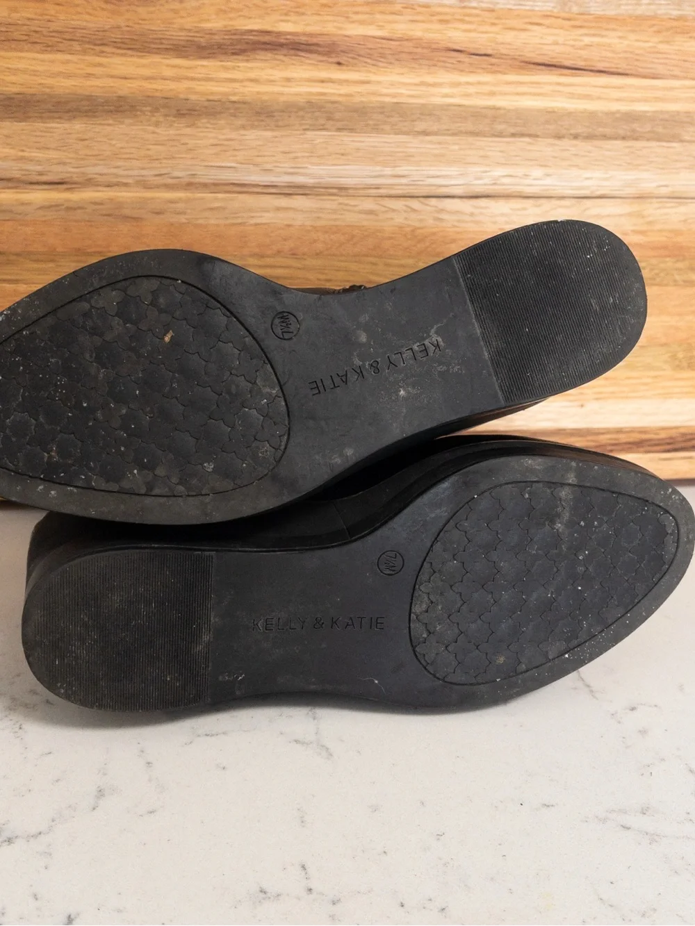 Kelly & Katie Black Asina Chelsea Wedge Platform Booties Boots 7.5